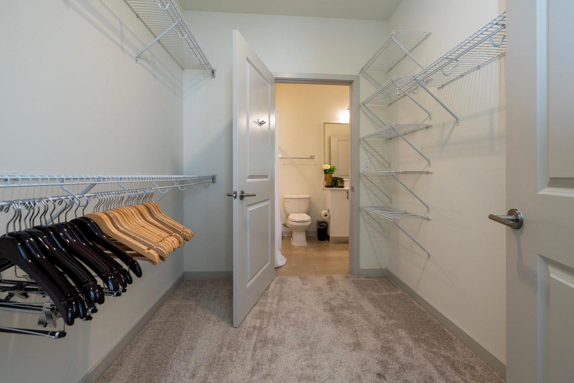 לואיוויל Modern Nulu 2Br Cozysuites 05 מראה חיצוני תמונה